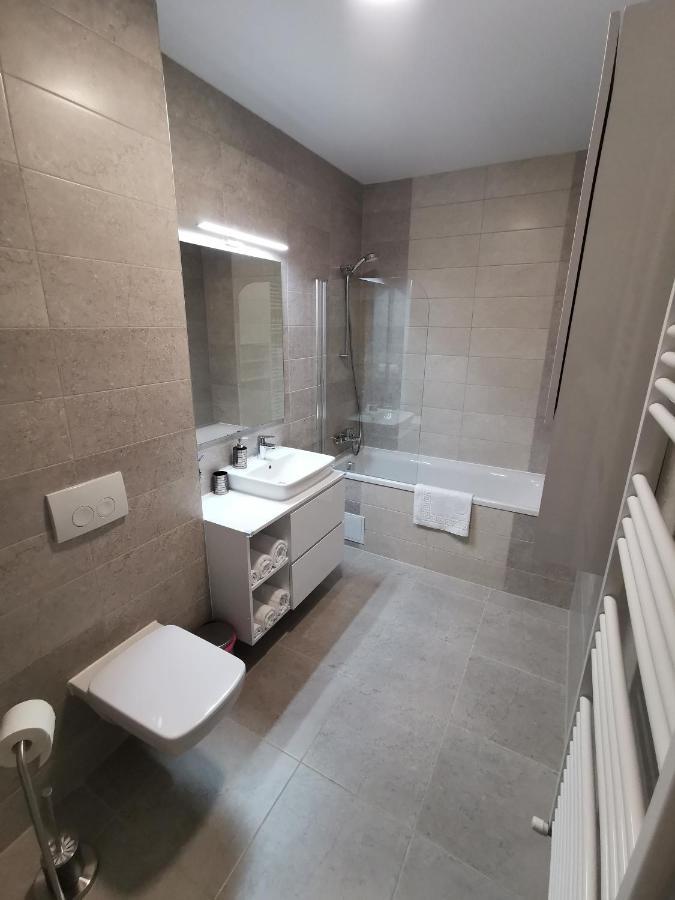 Kronbed Apartments Braşov Exteriör bild
