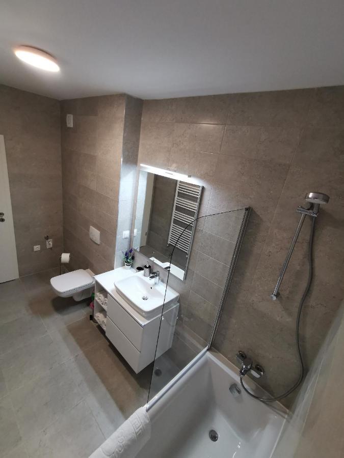 Kronbed Apartments Braşov Exteriör bild